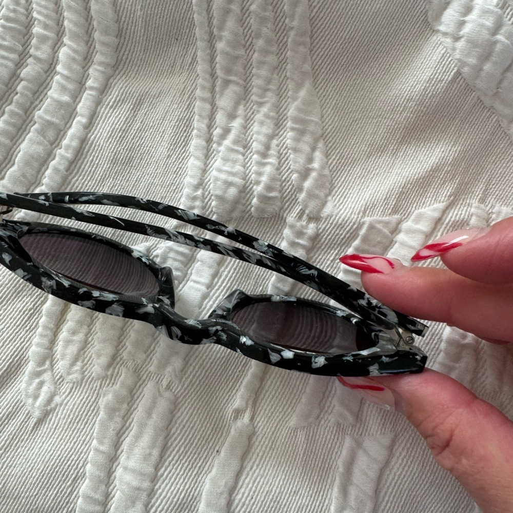 Diff Sunglasses - image 4